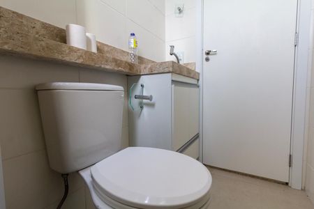 Apartamento à venda com 40m², 2 quartos e sem vaga Apartamento à venda com 40m², 2 quartos e sem vagaBanheiro