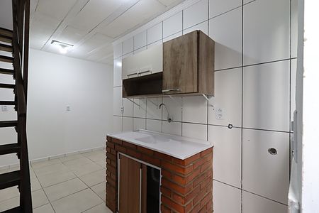 Sala/Cozinha de casa para alugar com 1 quarto, 28m² em Mário Quintana, Porto Alegre