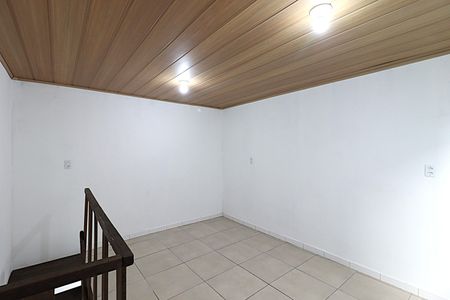 Quarto de casa para alugar com 1 quarto, 28m² em Mário Quintana, Porto Alegre