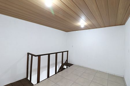 Quarto de casa para alugar com 1 quarto, 28m² em Mário Quintana, Porto Alegre