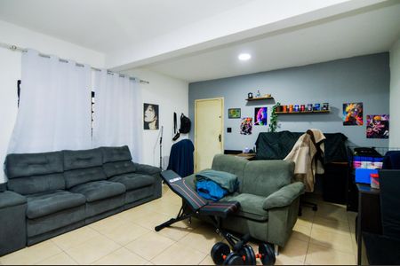 Casa à venda com 160m², 2 quartos e 3 vagasSala