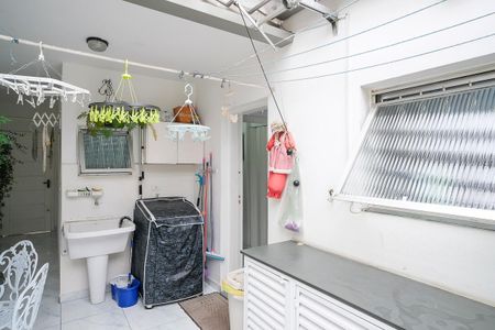 Casa à venda com 200m², 3 quartos e 4 vagasÁrea de serviço