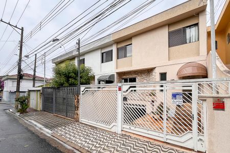 Casa à venda com 200m², 3 quartos e 4 vagasFachada + plaquinha