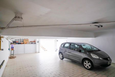 Garagem de casa à venda com 3 quartos, 200m² em Cerâmica, São Caetano do Sul