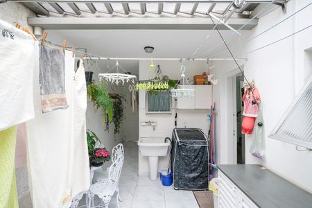 Casa à venda com 200m², 3 quartos e 4 vagasÁrea de serviço