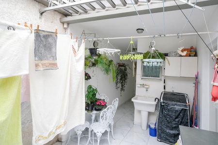 Casa à venda com 200m², 3 quartos e 4 vagasÁrea de serviço