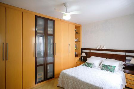 Casa à venda com 200m², 3 quartos e 4 vagasSuíte