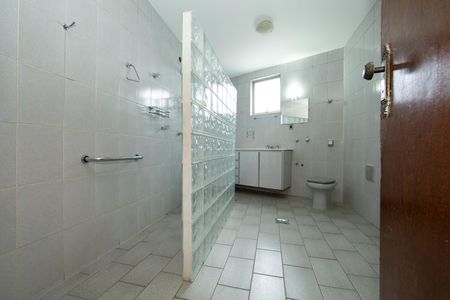 Casa à venda com 431m², 6 quartos e 4 vagas Casa à venda com 431m², 6 quartos e 4 vagasbanhe\ 3