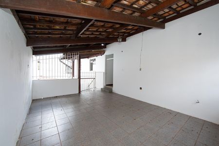 Casa à venda com 431m², 6 quartos e 4 vagas Casa à venda com 431m², 6 quartos e 4 vagasTerraço