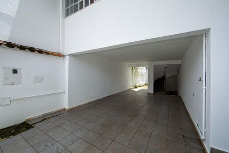 Casa à venda com 431m², 6 quartos e 4 vagas Casa à venda com 431m², 6 quartos e 4 vagasGaragem