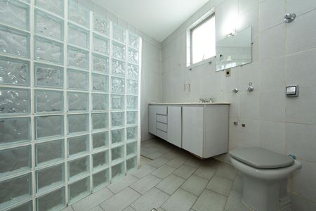 Casa à venda com 431m², 6 quartos e 4 vagas Casa à venda com 431m², 6 quartos e 4 vagasbanhe\ 3
