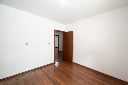 Casa à venda com 431m², 6 quartos e 4 vagas Casa à venda com 431m², 6 quartos e 4 vagasquarto 4