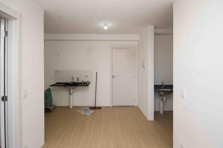 Sala de apartamento para alugar com 2 quartos, 38m² em Cidade São Mateus, São Paulo