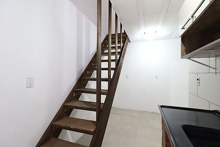 Sala cozinha de casa para alugar com 1 quarto, 28m² em Mário Quintana, Porto Alegre