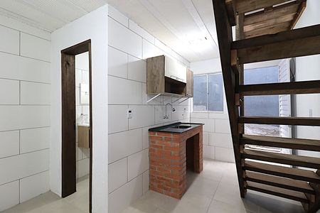 Sala cozinha de casa para alugar com 1 quarto, 28m² em Mário Quintana, Porto Alegre