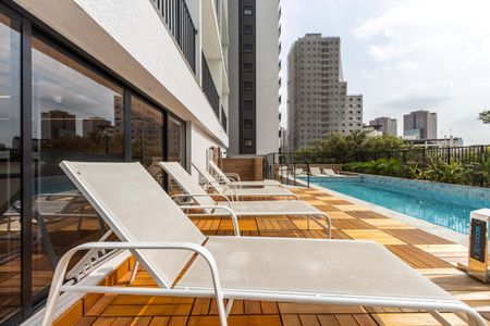 Studio para alugar com 30m², 1 quarto e sem vaga Studio para alugar com 30m², 1 quarto e sem vagaPiscina