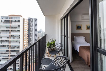 Studio para alugar com 30m², 1 quarto e sem vaga Studio para alugar com 30m², 1 quarto e sem vagaVaranda