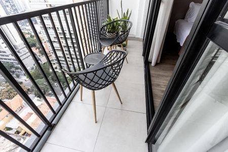 Studio para alugar com 30m², 1 quarto e sem vaga Studio para alugar com 30m², 1 quarto e sem vagaVaranda