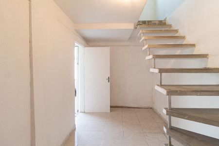 Sala de casa para alugar com 2 quartos, 100m² em Km 18, Osasco