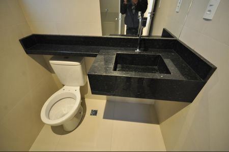 Casa à venda com 180m², 4 quartos e 2 vagasBanheiro social