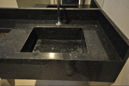 Casa à venda com 180m², 4 quartos e 2 vagasBanheiro social