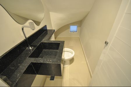 Casa à venda com 180m², 4 quartos e 2 vagasLavabo