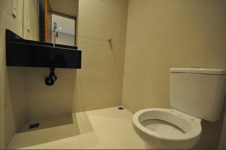 Casa à venda com 180m², 4 quartos e 2 vagasBanheiro de serviço