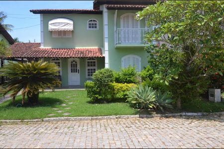 Casa de condomínio para alugar com 200m², 4 quartos e 4 vagas