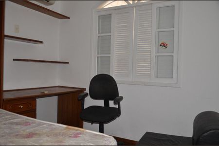 Casa de condomínio para alugar com 200m², 4 quartos e 4 vagas
