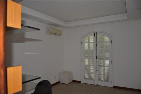 Casa de Condomínio para alugar com 4 quartos, 200m² em Pendotiba, Niterói