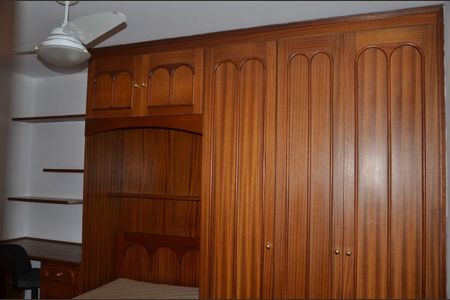 Casa de condomínio para alugar com 200m², 4 quartos e 4 vagas