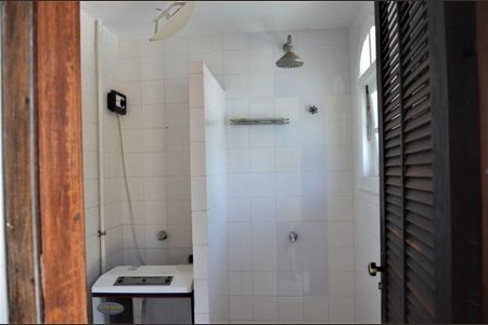 Casa de condomínio para alugar com 200m², 4 quartos e 4 vagas