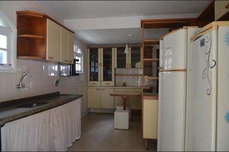 Casa de Condomínio para alugar com 4 quartos, 200m² em Pendotiba, Niterói
