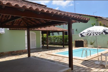 Casa de condomínio para alugar com 200m², 4 quartos e 4 vagas
