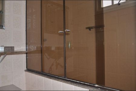 Casa de condomínio para alugar com 200m², 4 quartos e 4 vagas