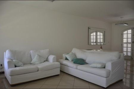 Casa de Condomínio para alugar com 4 quartos, 200m² em Pendotiba, Niterói