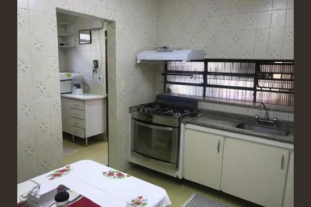 Casa à venda com 231m², 4 quartos e 2 vagas