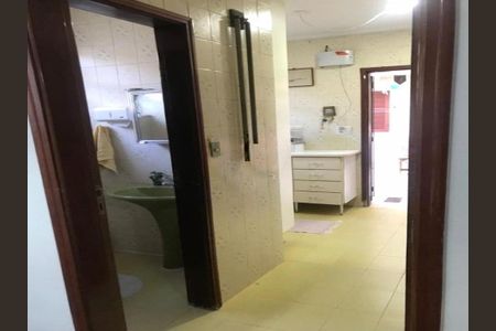 Casa à venda com 231m², 4 quartos e 2 vagas