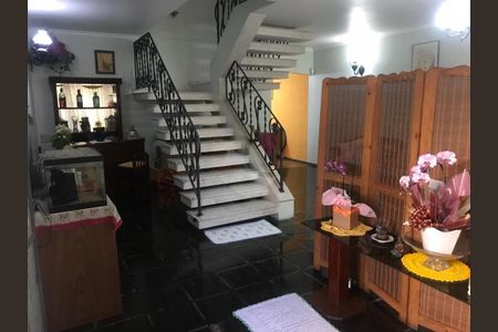 Casa à venda com 231m², 4 quartos e 2 vagas