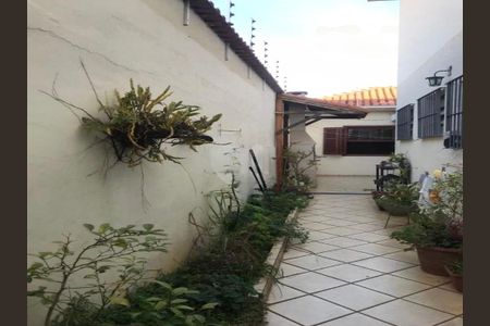 Casa à venda com 231m², 4 quartos e 2 vagas