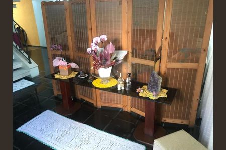 Casa à venda com 231m², 4 quartos e 2 vagas