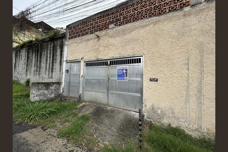 Casa à venda com 136m², 4 quartos e 2 vagasFachada + placa