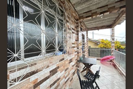 Casa à venda com 136m², 4 quartos e 2 vagasVaranda