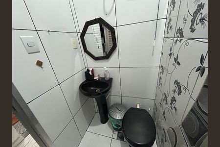 Casa à venda com 136m², 4 quartos e 2 vagasBanheiro