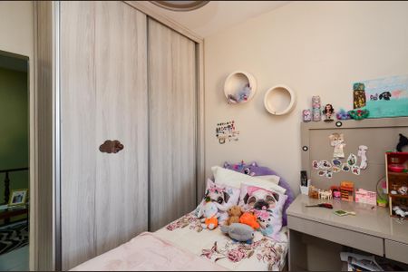 Casa para alugar com 353m², 4 quartos e 4 vagas Casa para alugar com 353m², 4 quartos e 4 vagasQuarto 2
