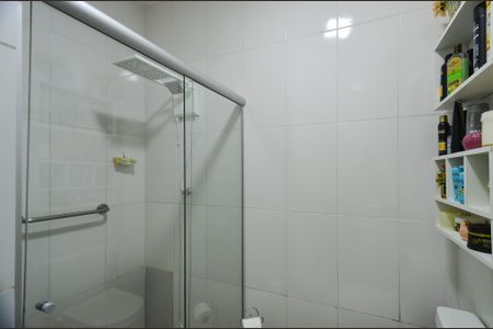 Casa para alugar com 353m², 4 quartos e 4 vagas Casa para alugar com 353m², 4 quartos e 4 vagasBanheiro Social 2