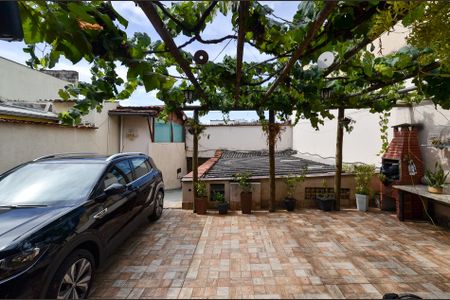 Casa para alugar com 353m², 4 quartos e 4 vagas Casa para alugar com 353m², 4 quartos e 4 vagasÁrea externa Garagem