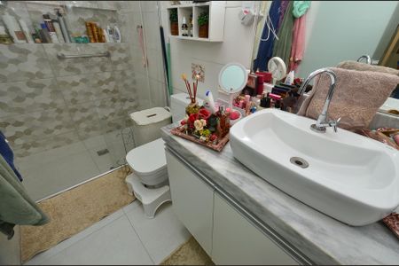 Casa para alugar com 353m², 4 quartos e 4 vagas Casa para alugar com 353m², 4 quartos e 4 vagasBanheiro Social