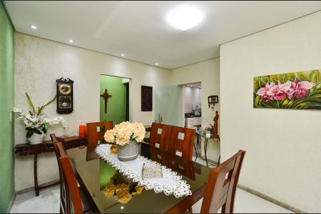 Casa para alugar com 353m², 4 quartos e 4 vagas Casa para alugar com 353m², 4 quartos e 4 vagasSala de Jantar