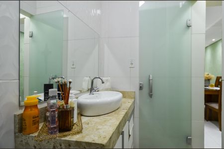 Casa para alugar com 353m², 4 quartos e 4 vagas Casa para alugar com 353m², 4 quartos e 4 vagasBanheiro Social 2